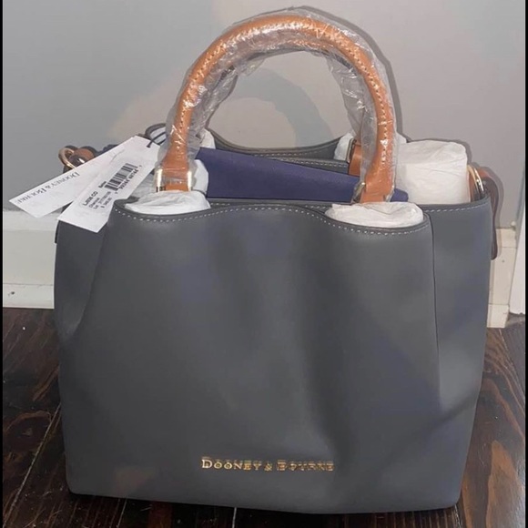 Handbags - Dooney & Bourke Purse